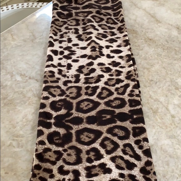 Beautiful leopard print infinity scarf - Picture 3 of 4
